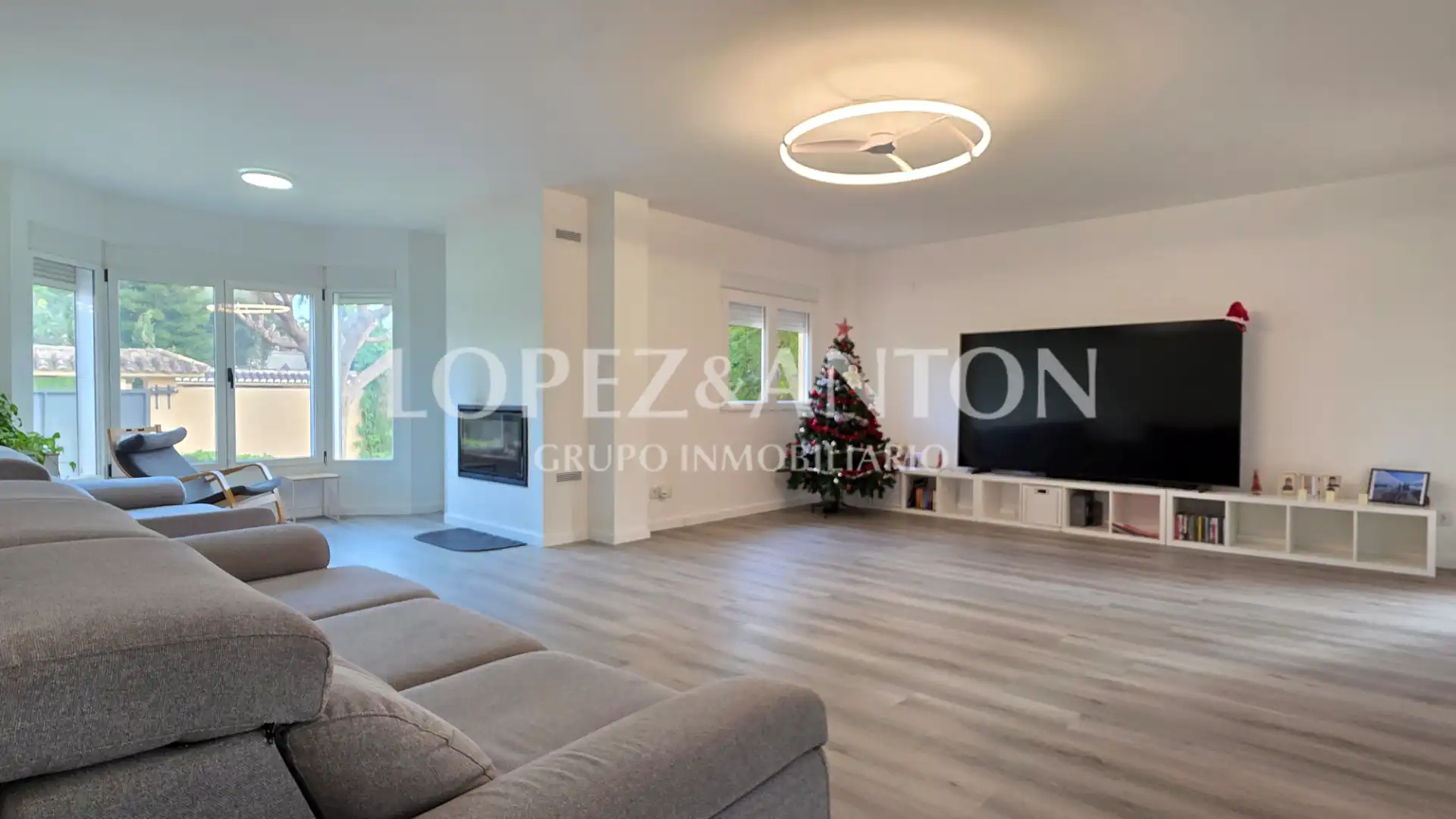Wohnzimmer von Haus oder Chalet zum Verkauf in L'Eliana mit Klimaanlage, Heizung und Privatgarten