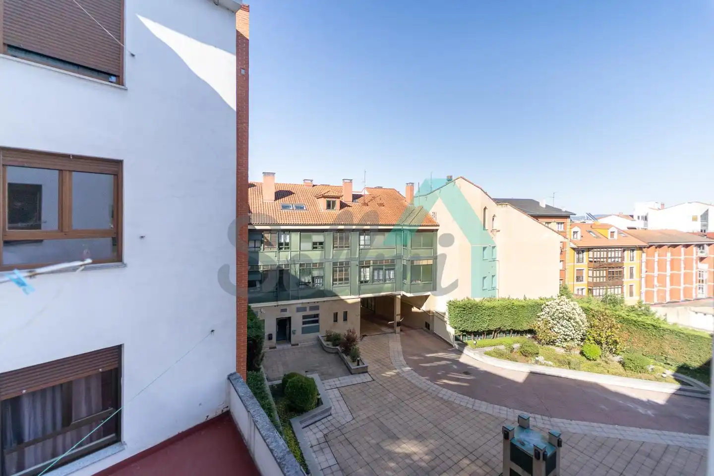Vista exterior de Pis de lloguer en Oviedo  amb Calefacció, Moblat i Internet