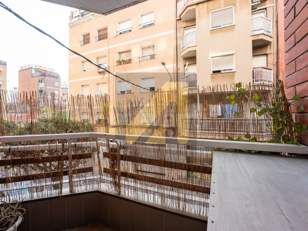 Terraza de Apartamento en venta en L'Hospitalet de Llobregat