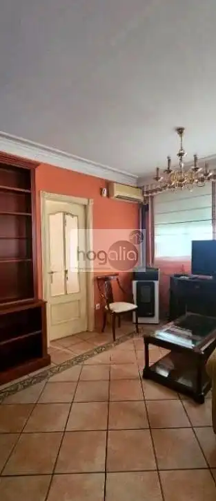 Ground floor for rent in Sevilla  with Air Conditioner and Furnished