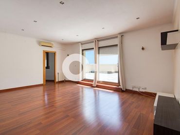Ático con ascensor en venta en Avenida Avinguda Manuel Girona
