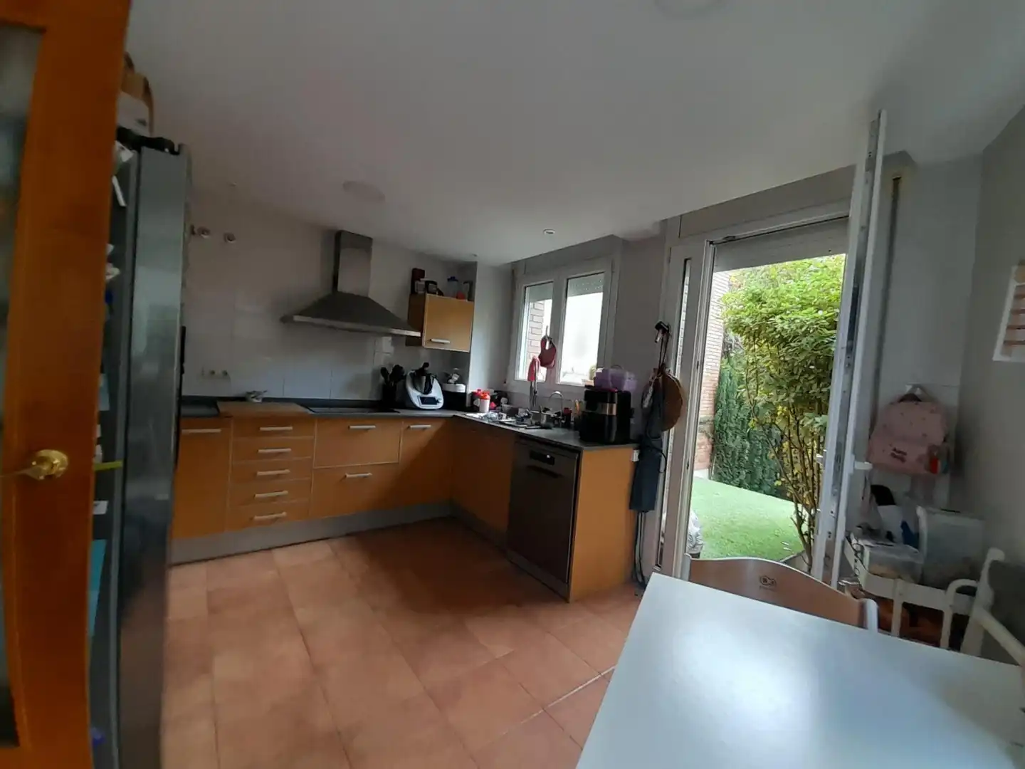 Cuina de Casa o xalet en venda en Canet de Mar amb Aire condicionat, Jardí privat i Terrassa