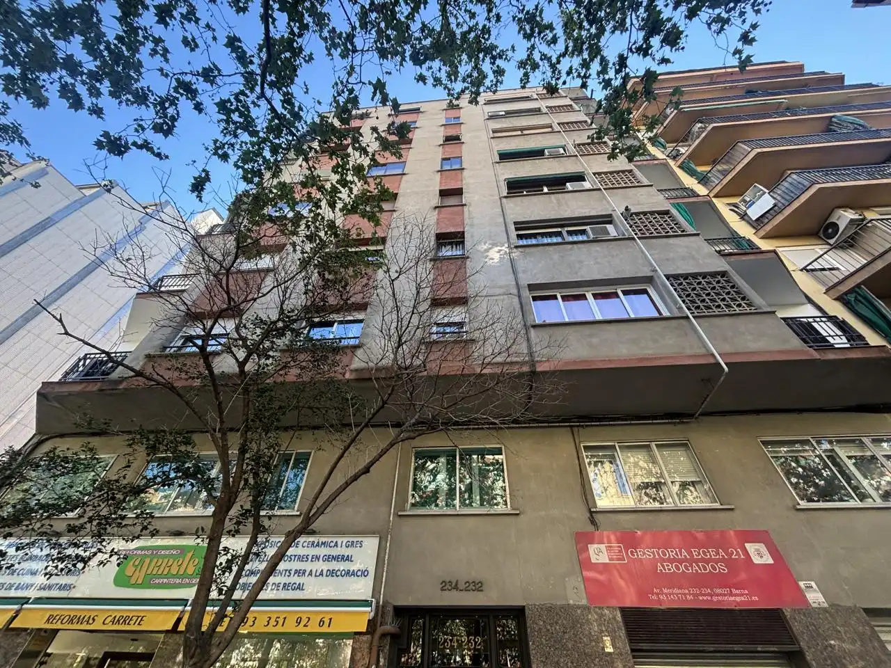 Vista exterior de Piso en venta en Barcelona