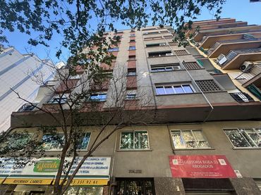 Pis amb ascensor en venda a Avinguda Meridiana