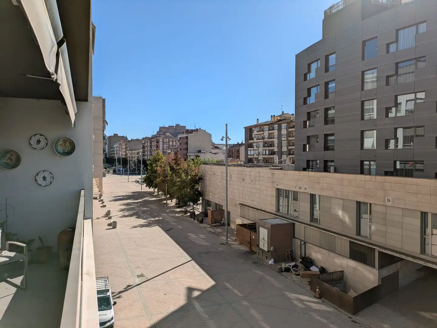 Außenansicht von Wohnung zum Verkauf in Monzón mit Klimaanlage, Heizung und Terrasse