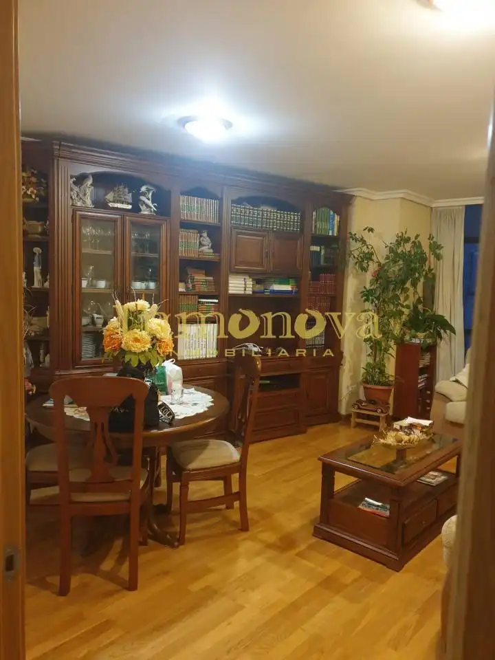 Sala d'estar de Pis en venda en A Cañiza   amb Calefacció, Traster i Moblat