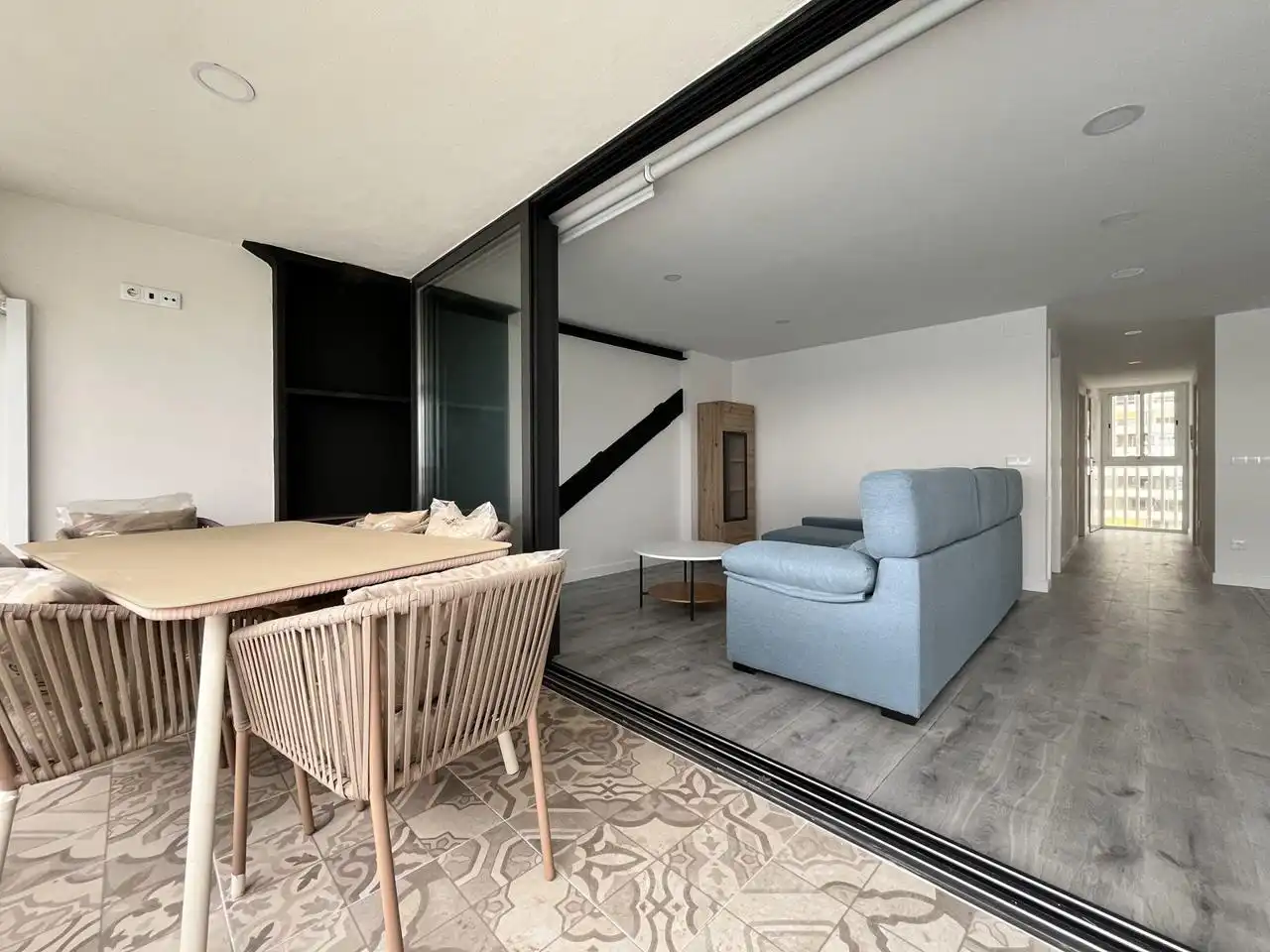 Sala de estar de Apartamento en venta en Alicante / Alacant con Aire acondicionado, Terraza y Amueblado