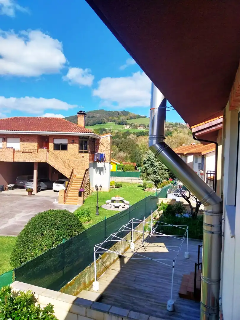 Vista exterior de Casa o chalet en venta en Santoña con Calefacción, Jardín privado y Terraza