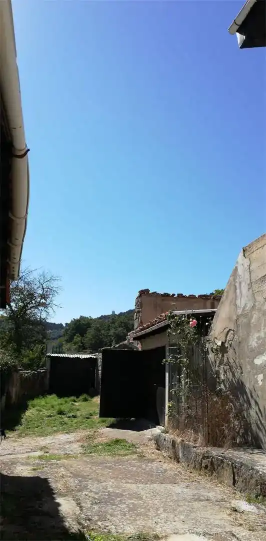 Vista exterior de Casa adosada en venda en Valle de Manzanedo amb Balcó