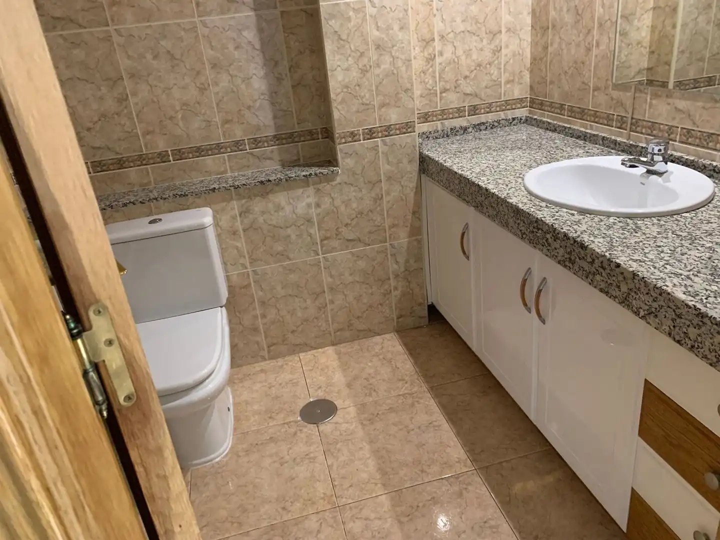 Baño de Dúplex de alquiler en Cáceres con Calefacción