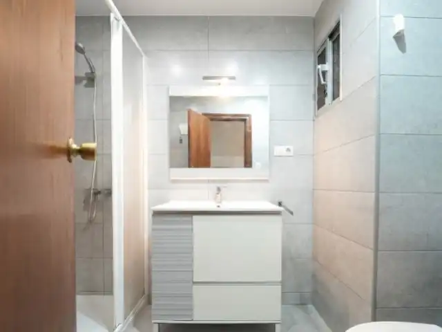 Bathroom of Flat for sale in Valencia  with Balcony