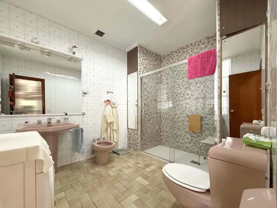 Baño de Casa o chalet en venta en Vitoria - Gasteiz con Calefacción, Jardín privado y Terraza