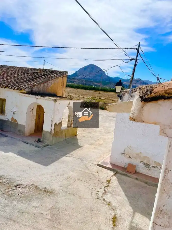 Vista exterior de Finca rústica en venda en Vélez-Blanco amb Terrassa i Traster