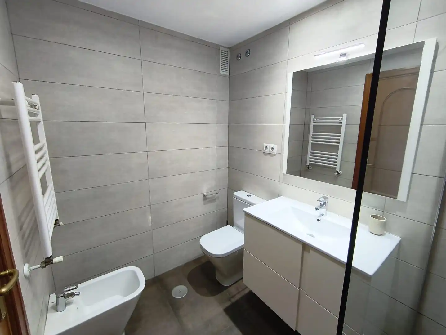 Baño de Piso de alquiler en Pozuelo de Alarcón con Calefacción, Jardín privado y Terraza