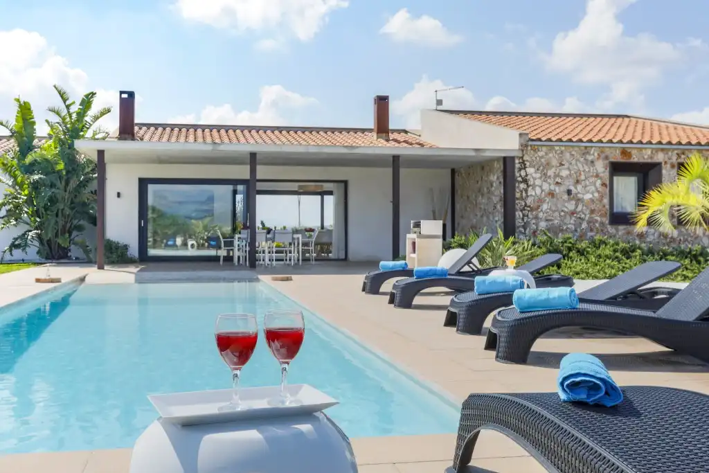 Piscina de Finca rústica en venta en Sa Pobla con Aire acondicionado, Jardín privado y Terraza