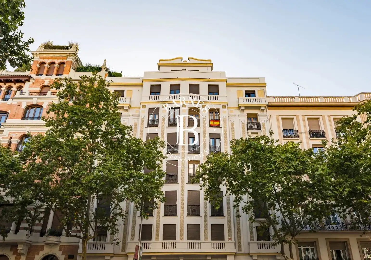 Außenansicht von Wohnung zur Miete in Madrid mit Klimaanlage, Heizung und Ofen