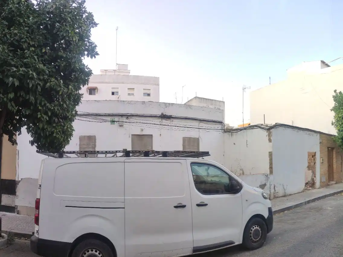 Vista exterior de Residencial en venda en Sevilla