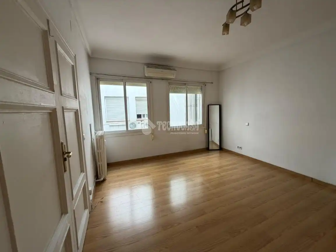 Bedroom of Flat for rent in Madrid  with Air Conditioner and Heating