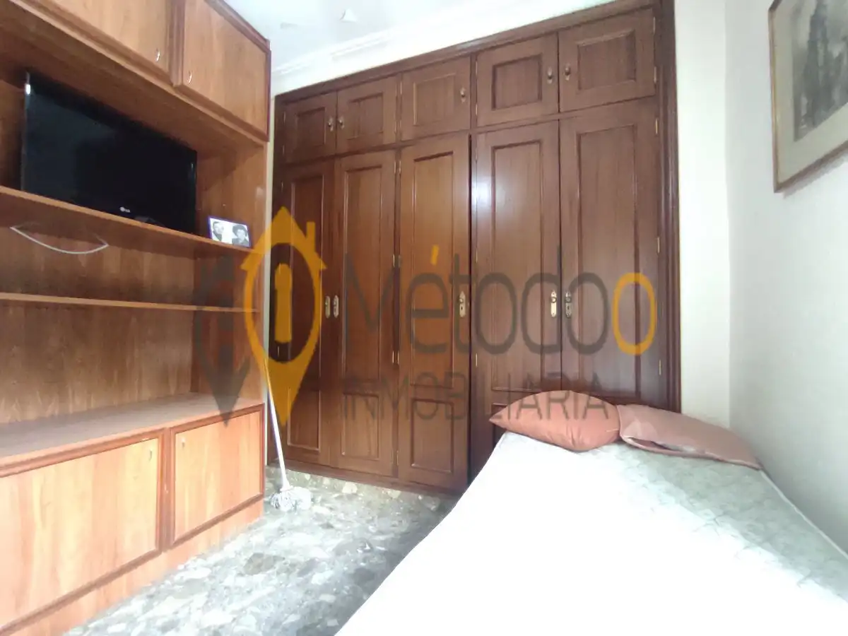Bedroom of Flat for sale in Sevilla  with Air Conditioner, Terrace and Balcony