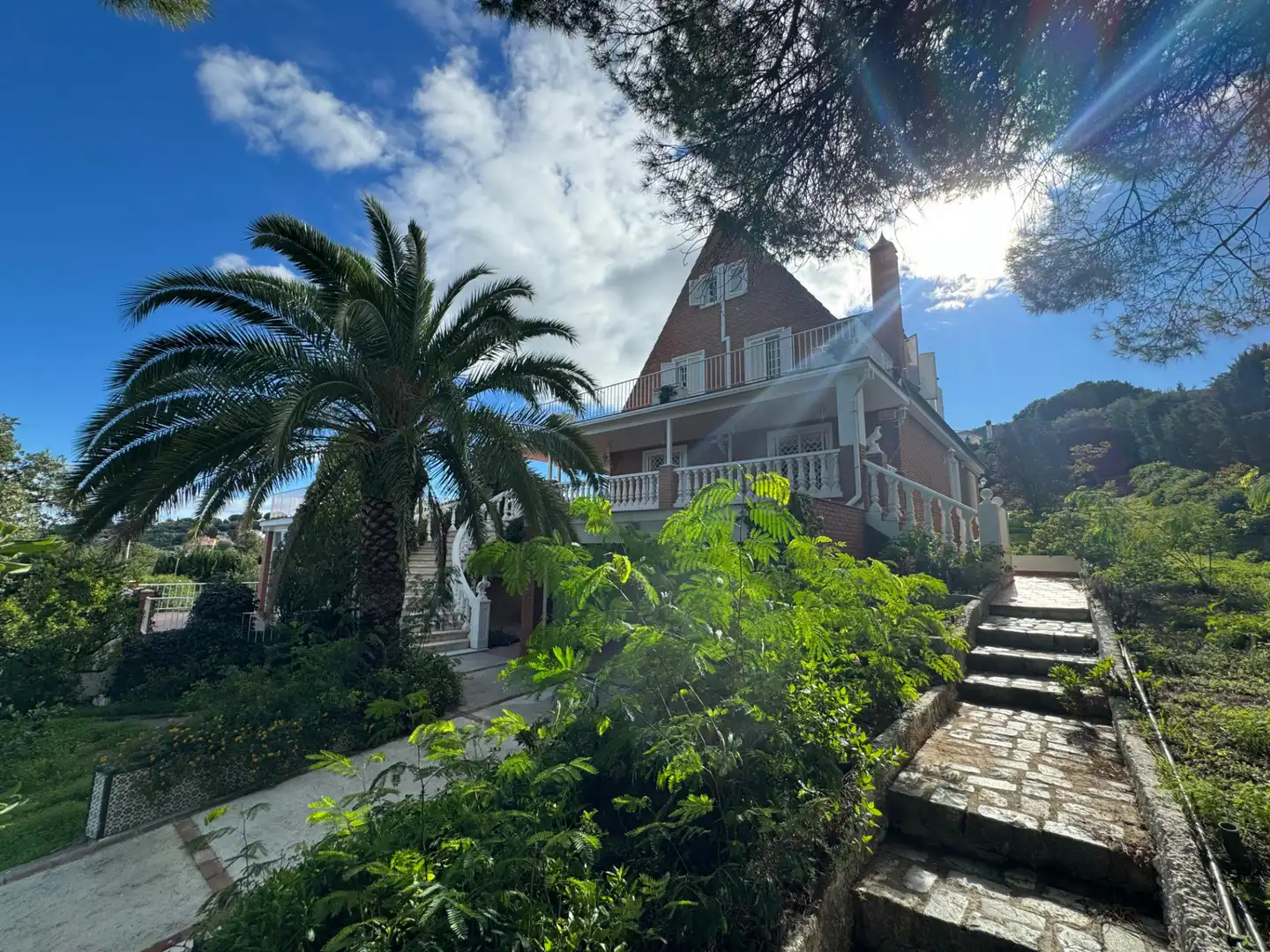 Vista exterior de Casa o xalet en venda en Alhaurín de la Torre amb Aire condicionat, Calefacció i Jardí privat