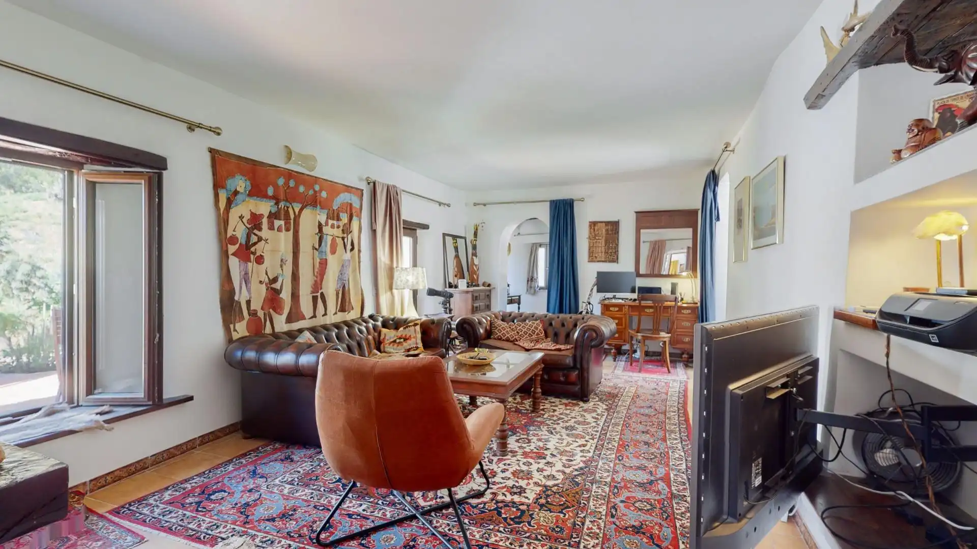 Sala d'estar de Finca rústica en venda en Casares amb Calefacció, Jardí privat i Terrassa