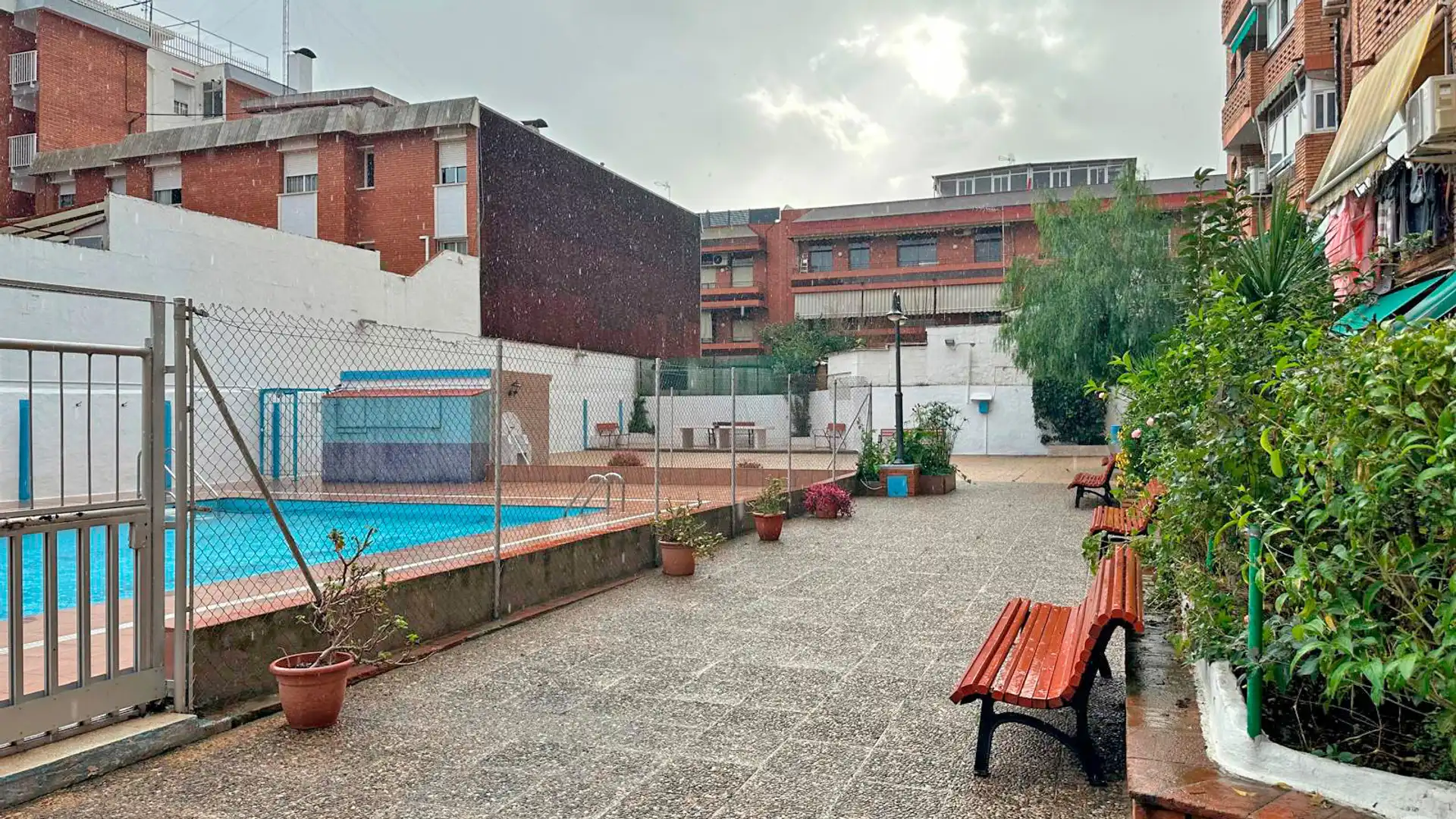 Piscina de Pis en venda en Sant Boi de Llobregat amb Terrassa