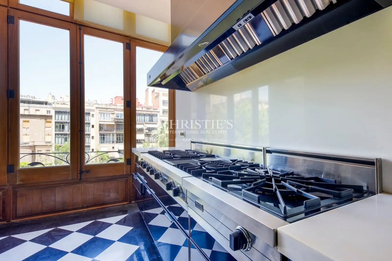 Cuina de Dúplex en venda en Barcelona amb Aire condicionat i Terrassa