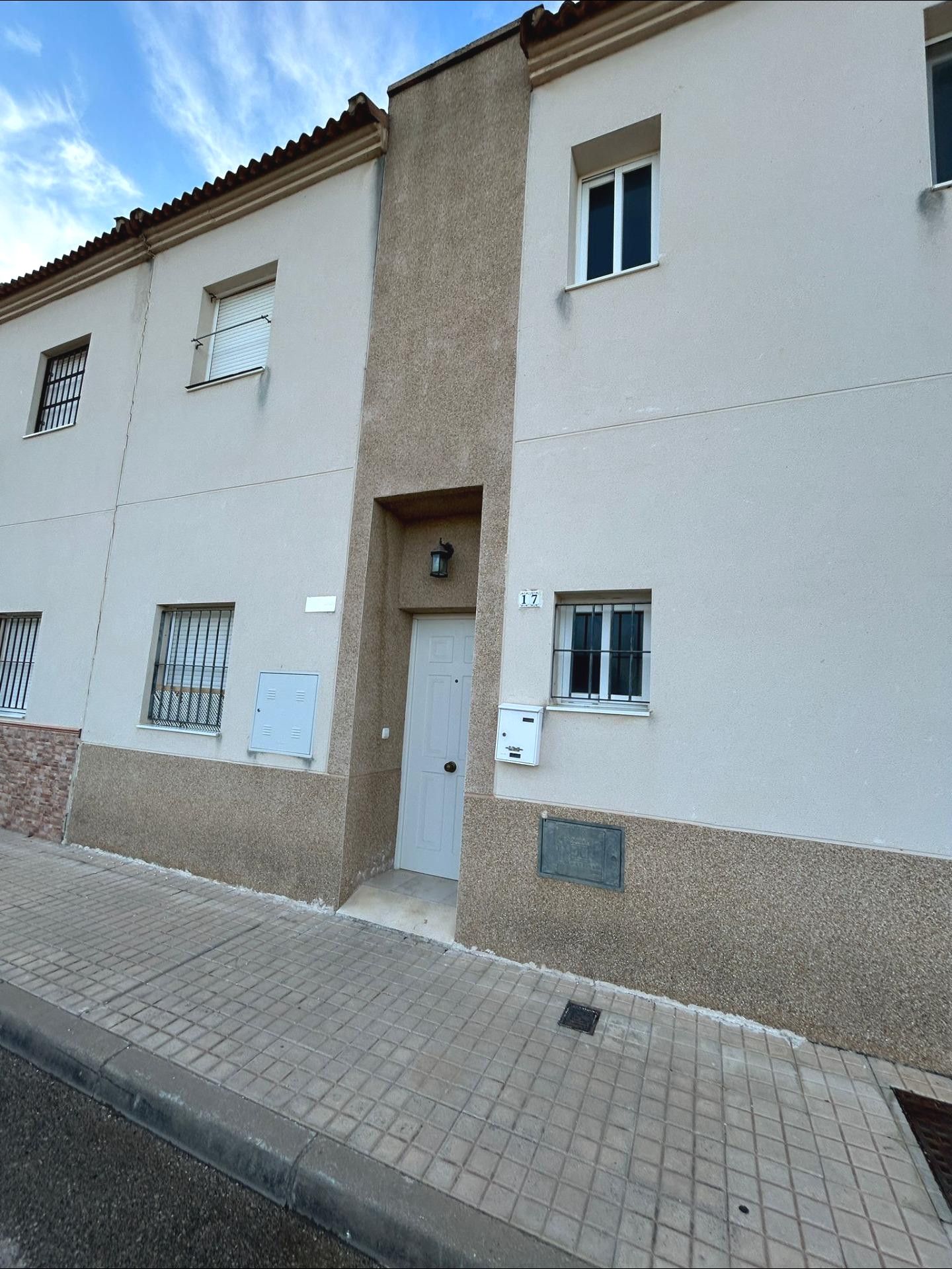 Exterior view of House or chalet for sale in Utrera  with Terrace