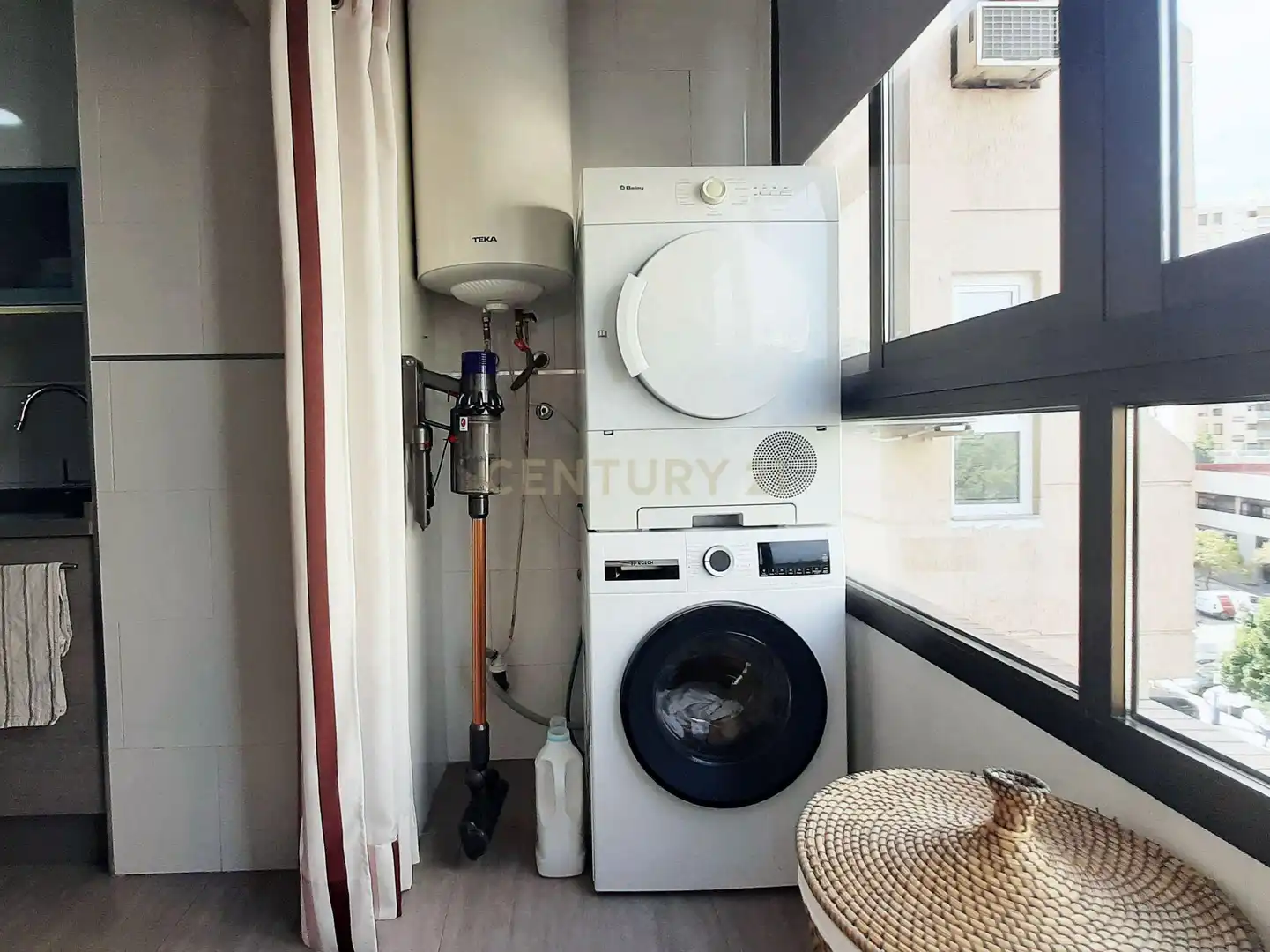 Balcony of Flat for rent in Málaga  with Air Conditioner, Oven and Washing machine