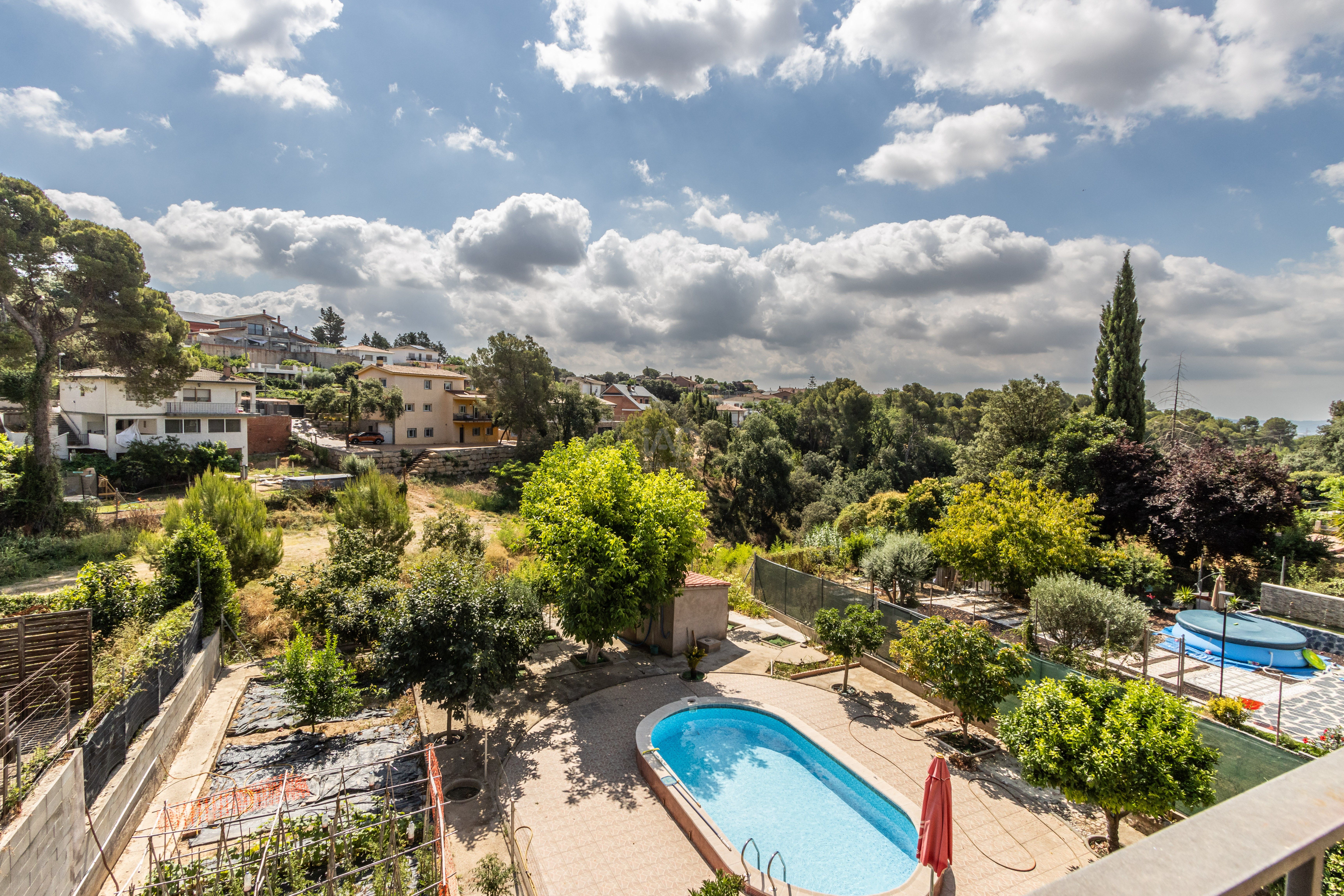 Swimming pool of House or chalet for sale in Sentmenat  with Air Conditioner and Heating