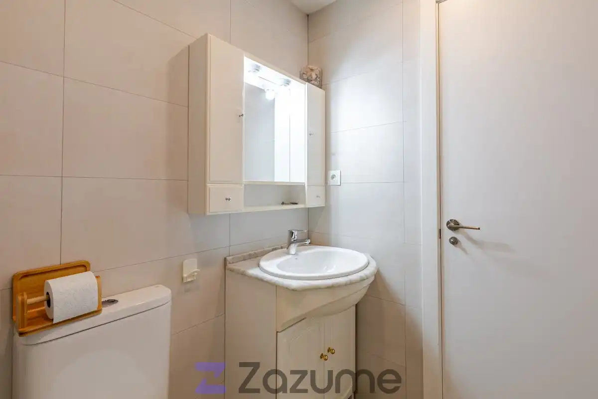 Bathroom of Flat for rent in Valdemoro  with Air Conditioner, Heating and Parquet flooring