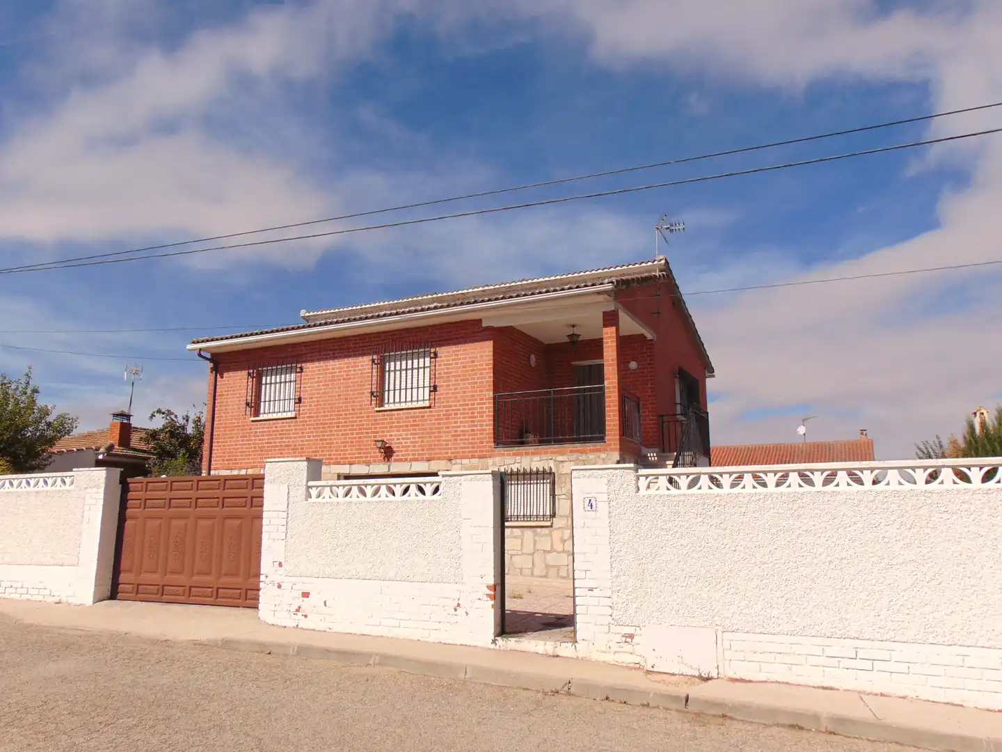 Chalet en venta en Calle Naranjos, imagen 2