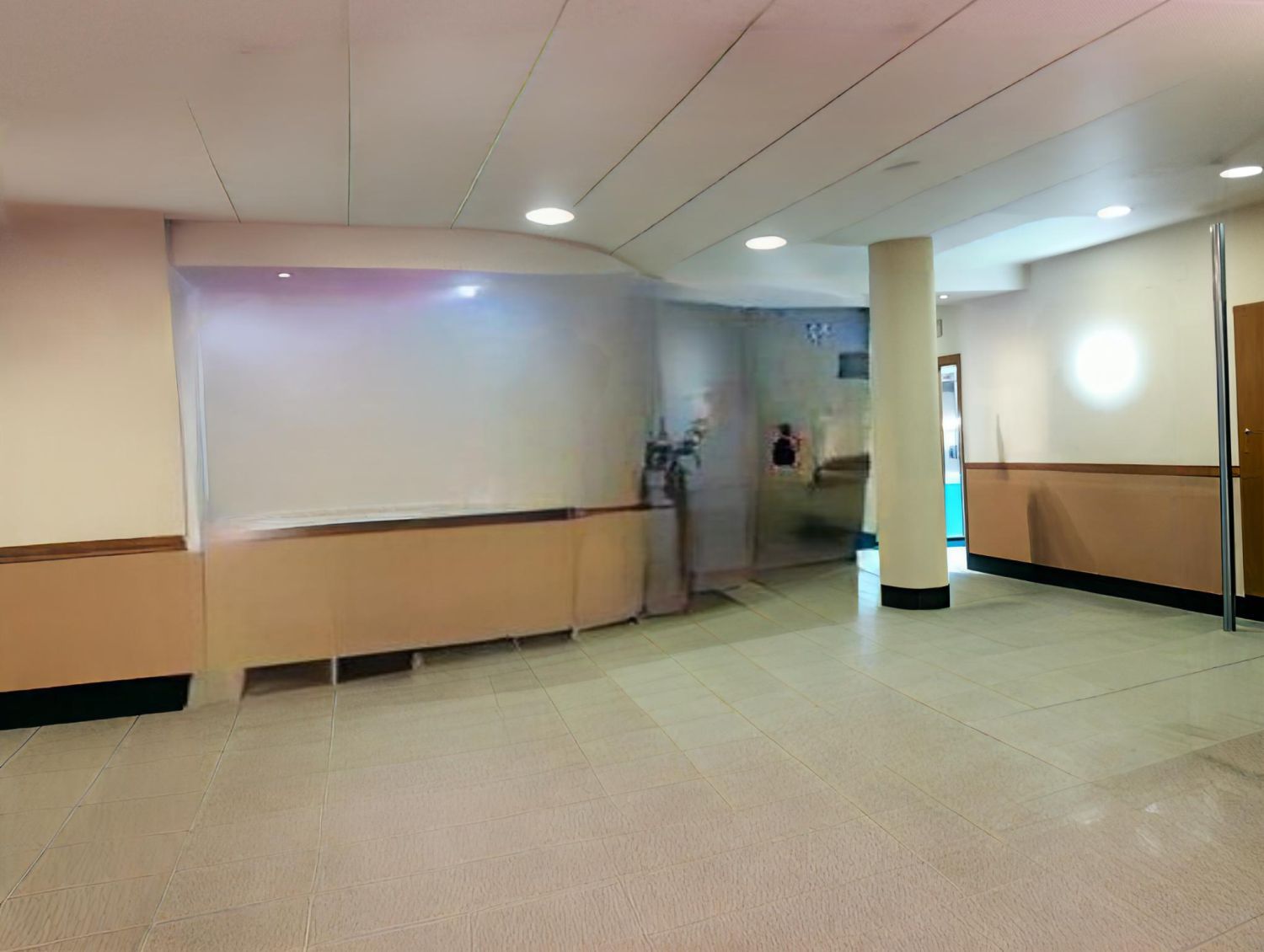 Premises for sale in Dos Hermanas  with Air Conditioner