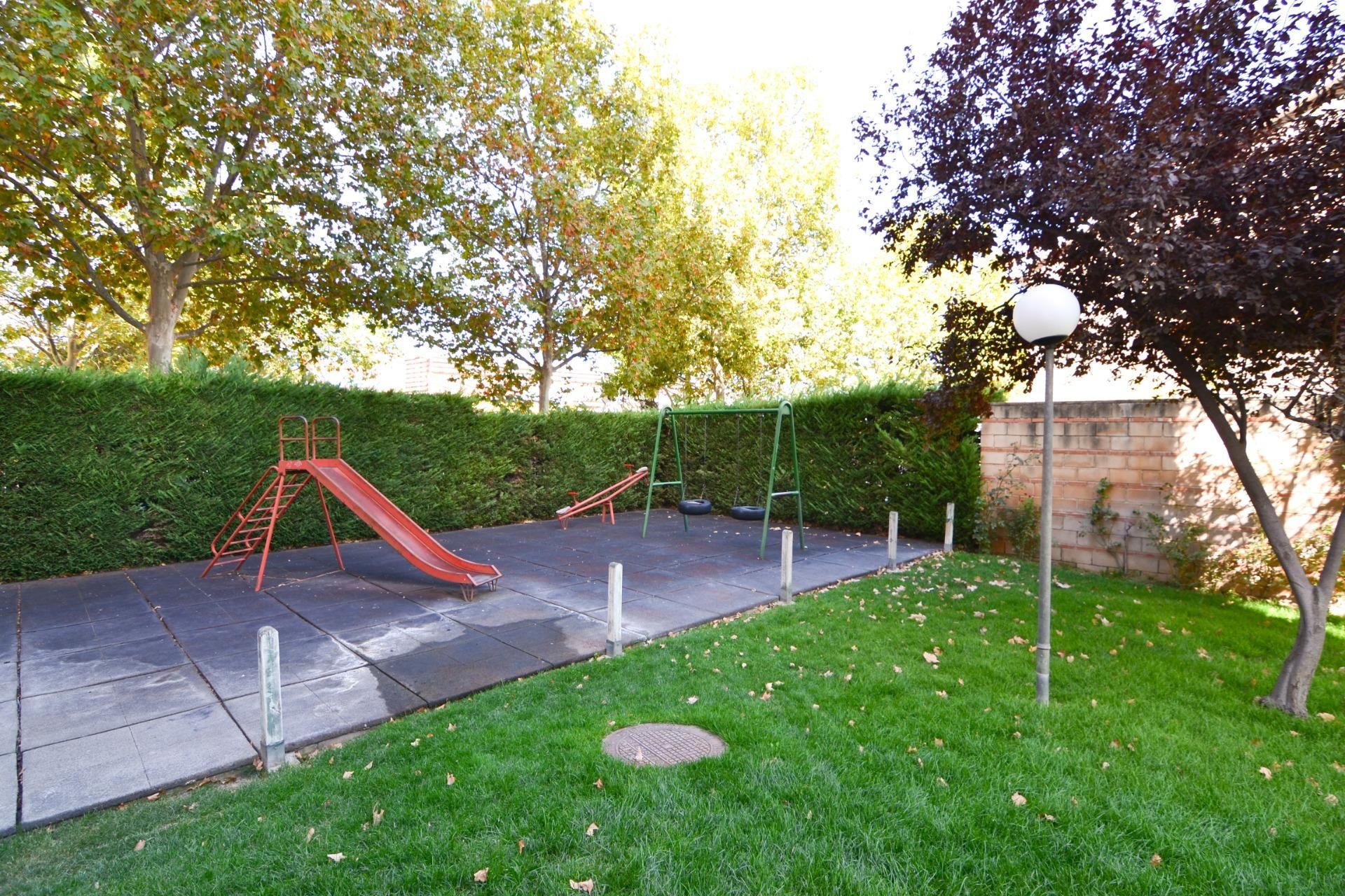 Jardín de Piso en venta en Fuenlabrada con Calefacción, Parquet y Trastero