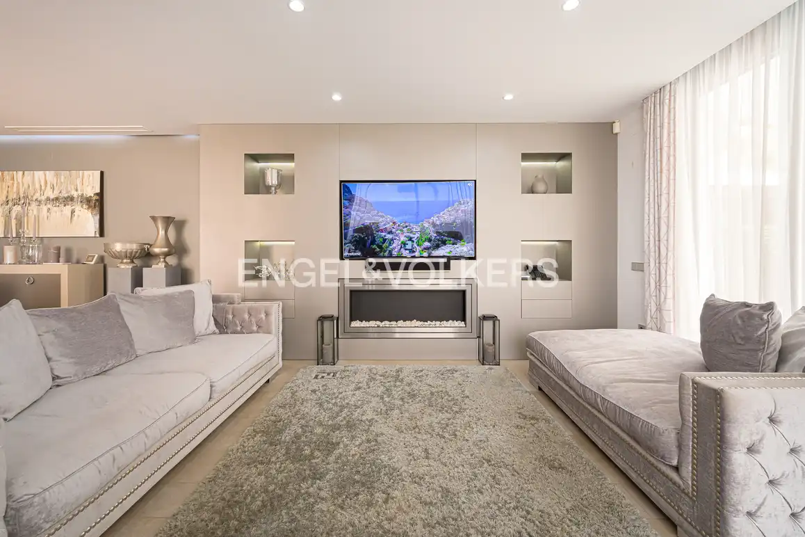 Detached house with pool for sale in Calle Copenhague, imagen 15