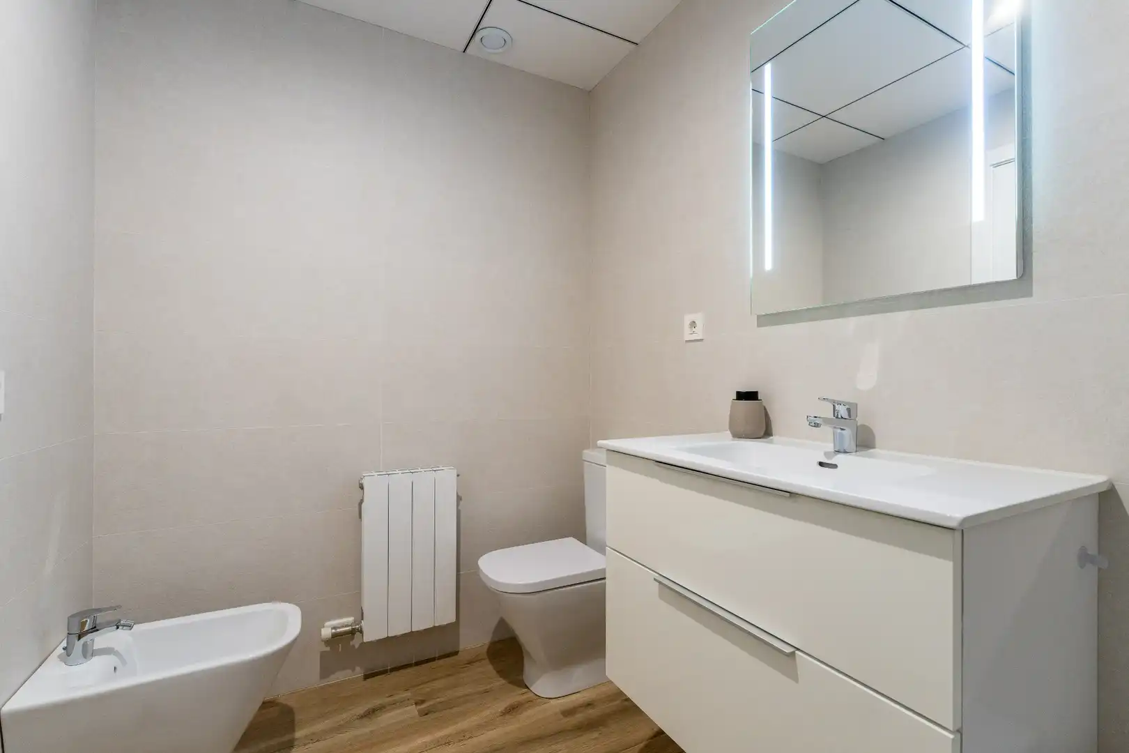 Bany de Pis en venda en Reus amb Aire condicionat, Calefacció i Terrassa