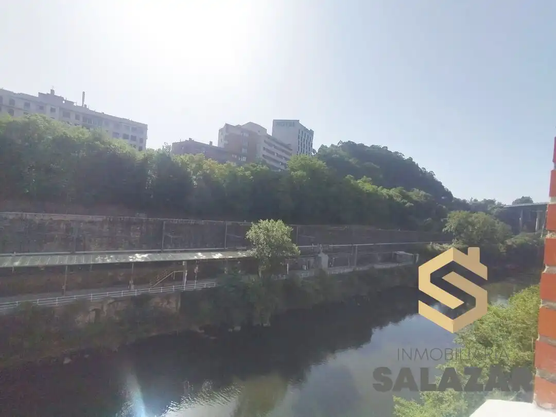 Vista exterior de Pis en venda en Bilbao  amb Calefacció i Traster