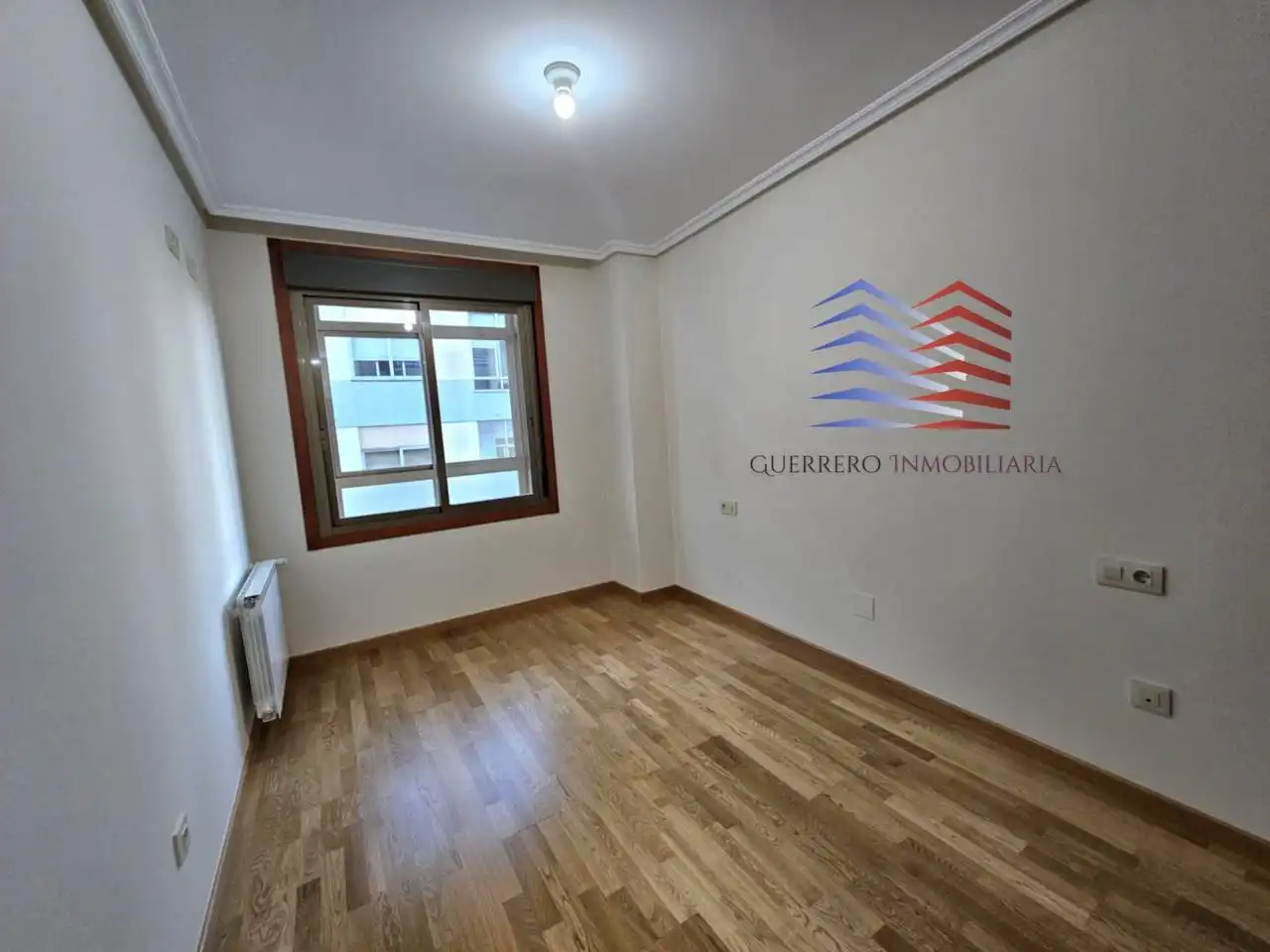 Schlafzimmer von Wohnung zur Miete in Ourense Capital  mit Heizung, Parkett und Abstellraum