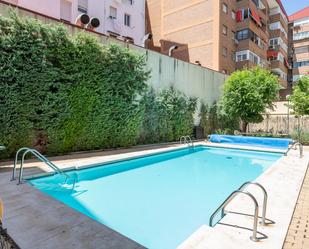 Piscina de Pis en venda en  Madrid Capital amb Aire condicionat, Calefacció i Traster