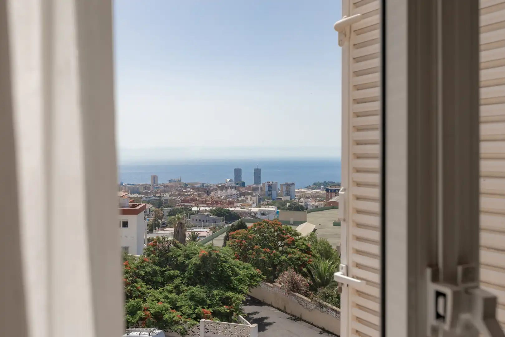 Habitación de Casa adosada en venta en Santa Cruz de Tenerife con Jardín privado, Horno y Balcón
