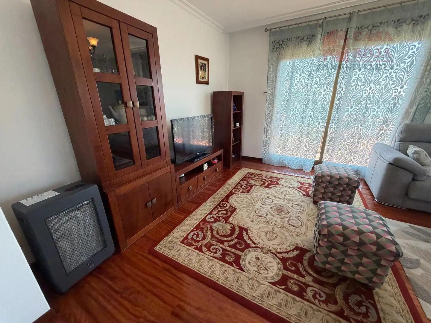 Sala d'estar de Casa o xalet en venda en Cangas  amb Calefacció, Terrassa i Moblat