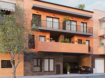 Exterior view of Duplex for sale in Cornellà de Llobregat  with Heating and Terrace