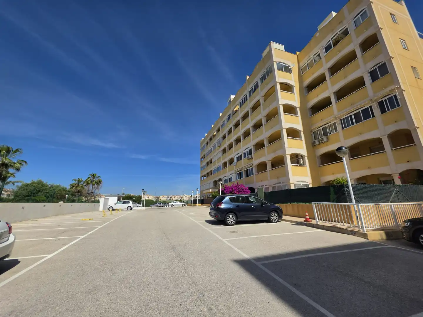 Parkplatz von Wohnung zum Verkauf in Torrevieja mit Möbliert
