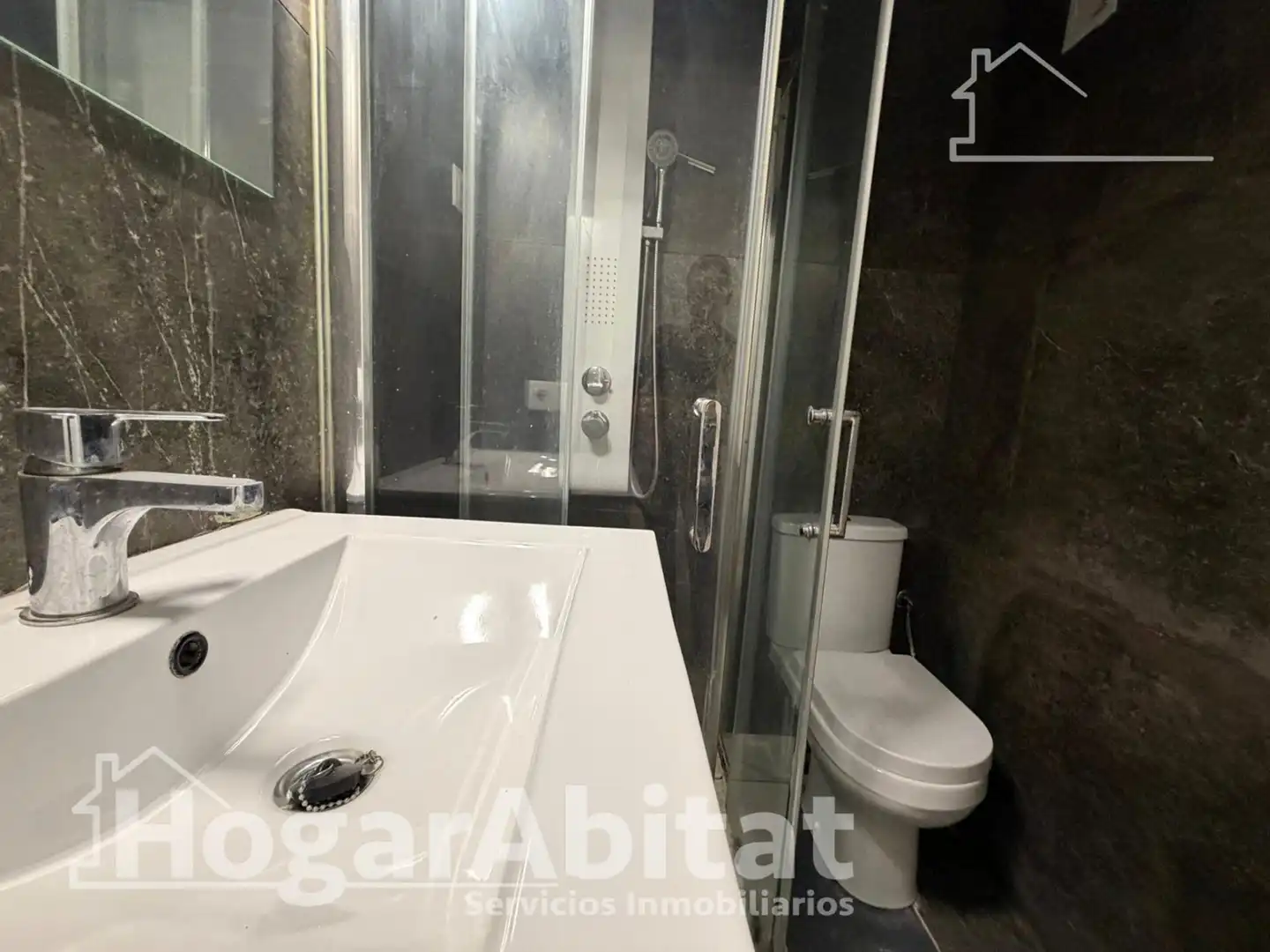 Baño de Piso en venta en Llíria con Aire acondicionado y Balcón