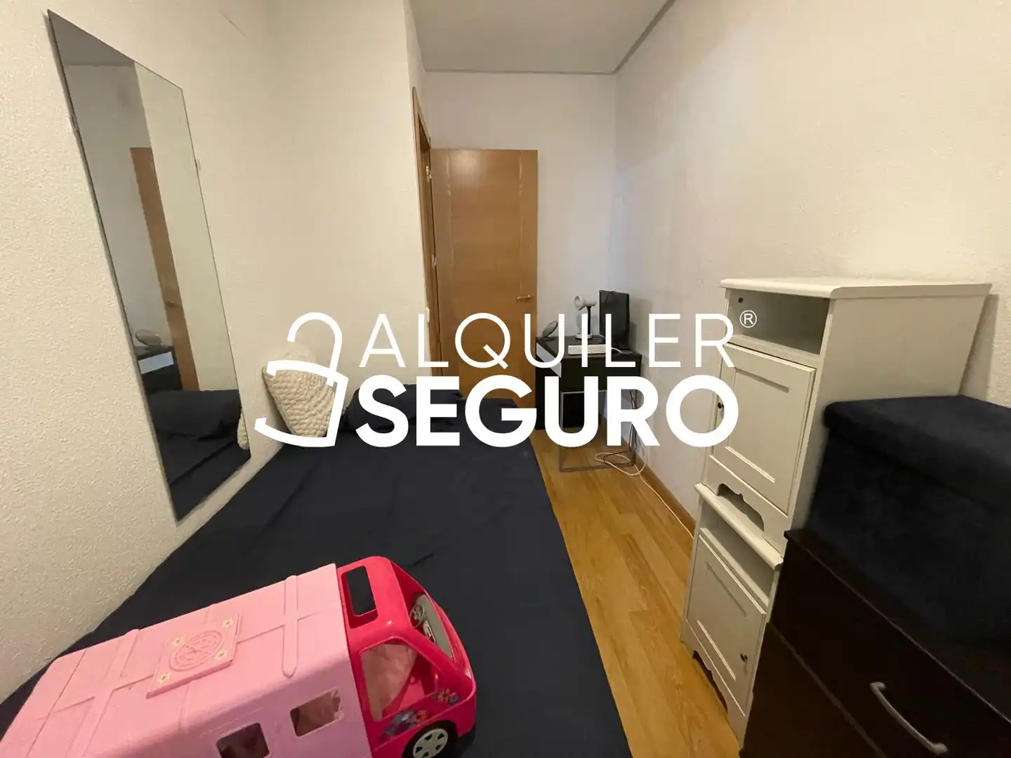 Bedroom of Flat for rent in Madrid  with Heating and Furnished