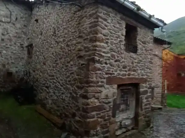 Vista exterior de Casa adosada en venda en Viniegra de Arriba