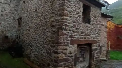 Foto 2 de Casa adosada en venta en Calle Barrio, 7, Viniegra de Arriba, La Rioja
