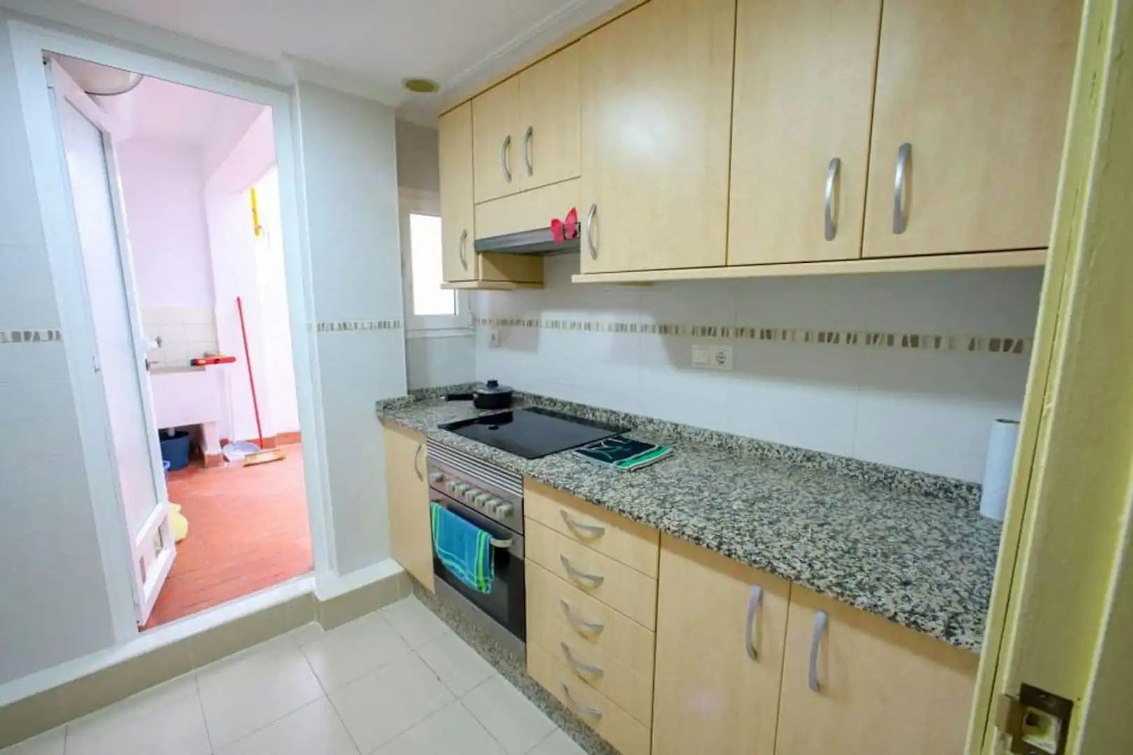 Cocina de Piso para compartir en  Valencia Capital con Aire acondicionado, Calefacción y Amueblado