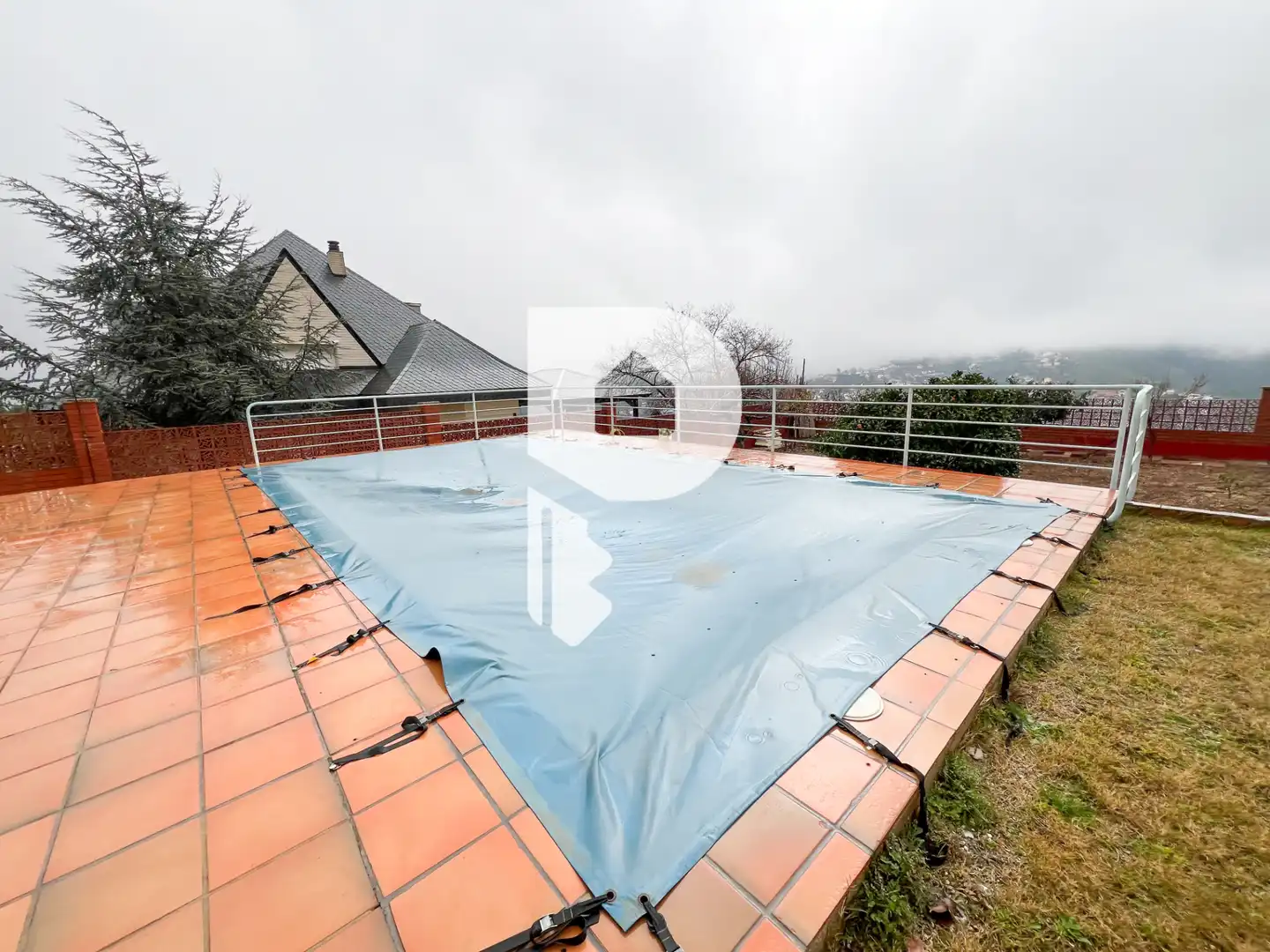 Piscina de Casa o xalet en venda en Vallirana amb Aire condicionat, Calefacció i Jardí privat