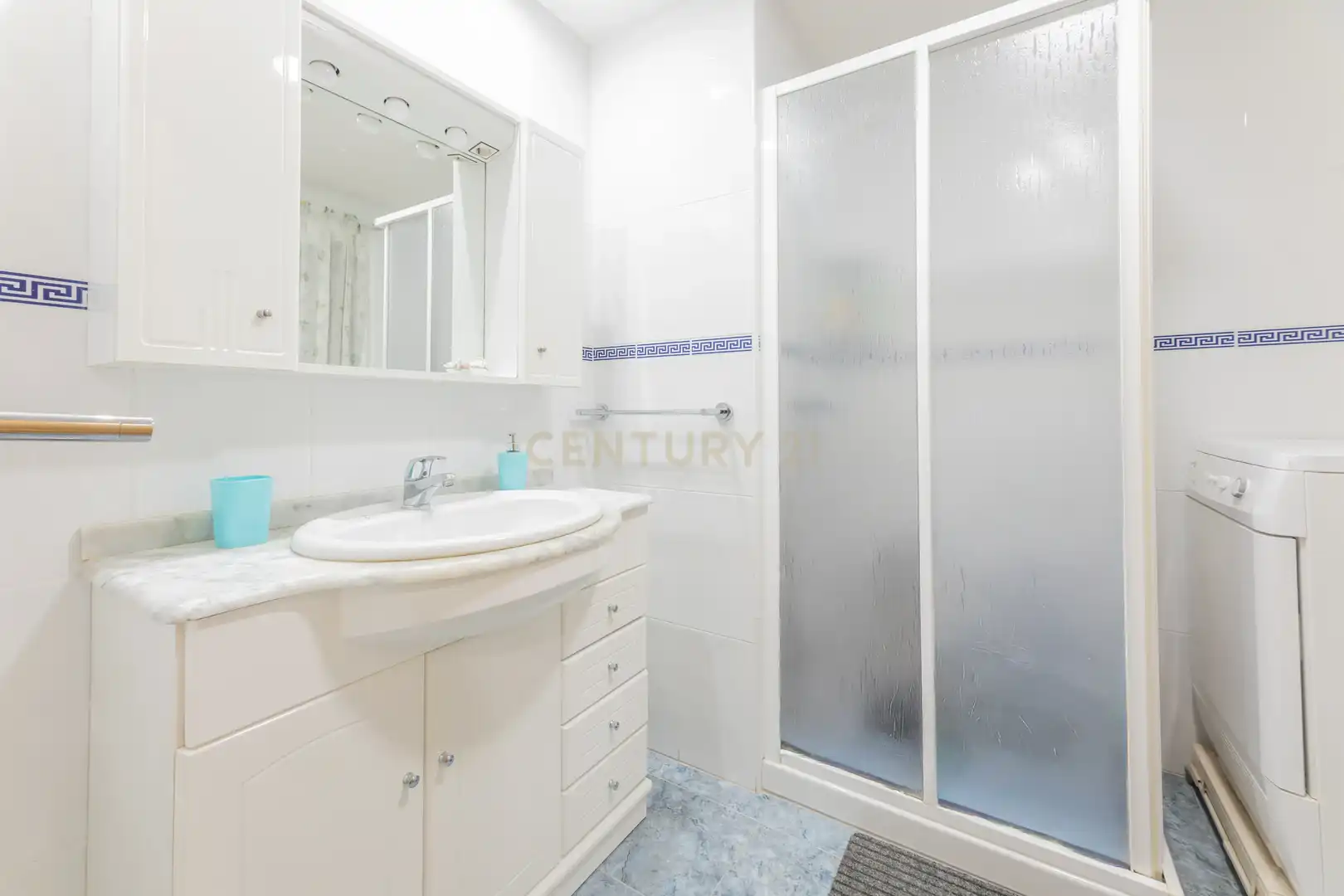 Baño de Piso en venta en Valencia con Aire acondicionado, Trastero y Horno